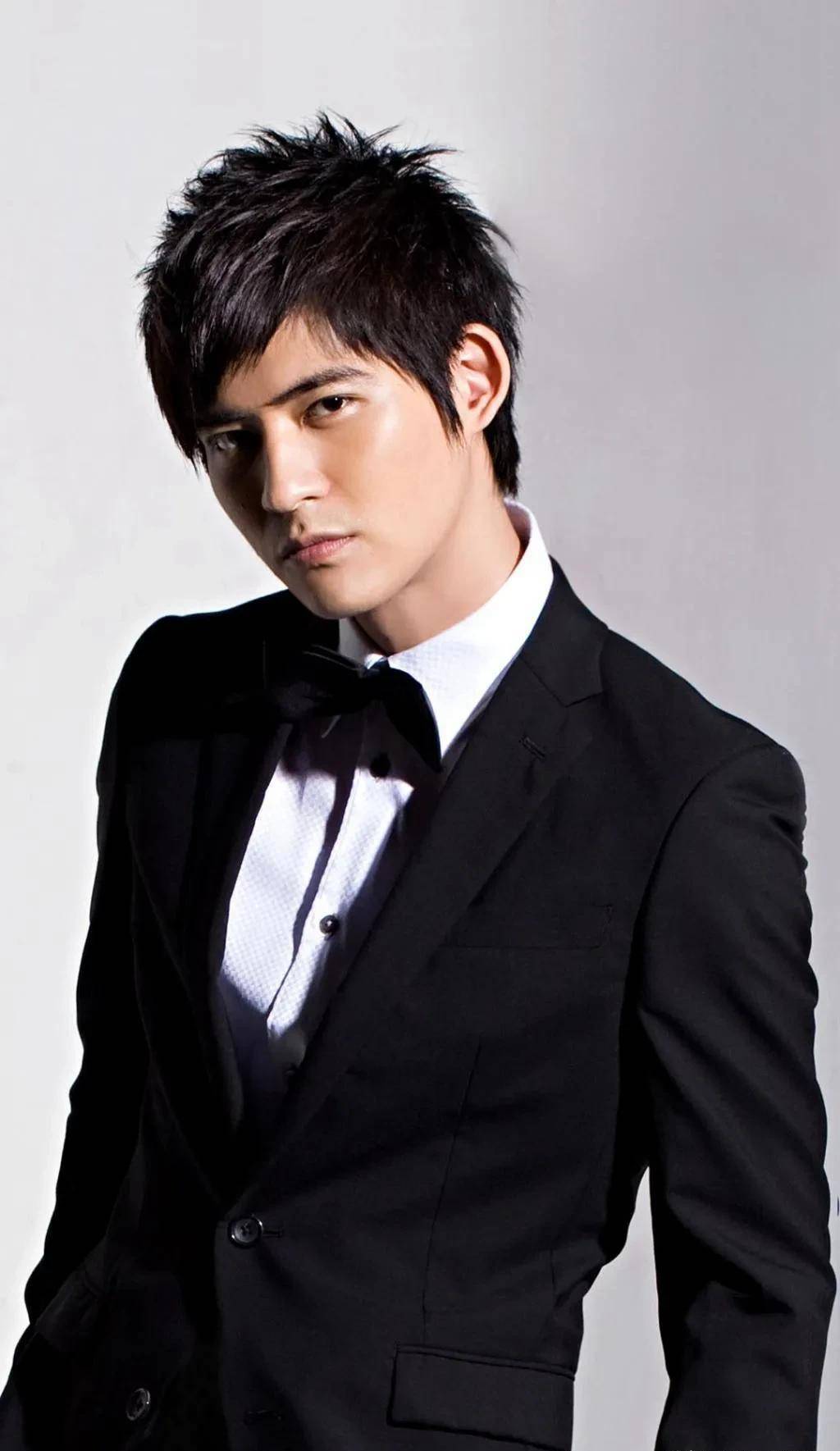 也是台偶像的束手无措:当年多风光,如今多"拉胯_周瑜民_痞子_英雄