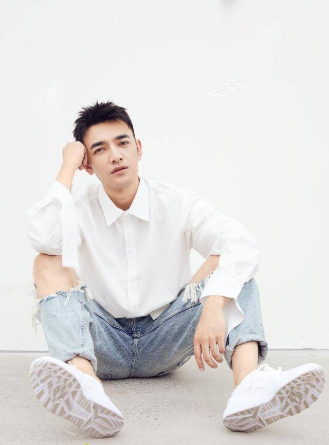原来,之前他用郭鹏这个名字的时候,被混淆了,因为当时用这个名字的男