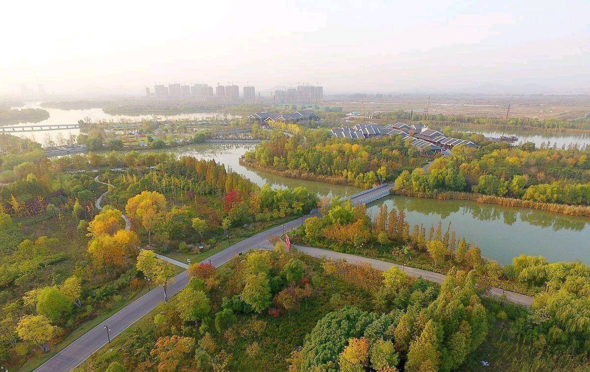 督公湖风景区,茱萸寺等旅游景点,被誉为徐州后花园,在未来中贾汪也将