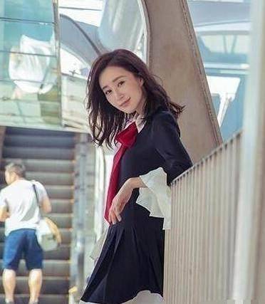 舒畅长发的时候和霍思燕特别像,网友:剪了短发的舒畅终于红了!