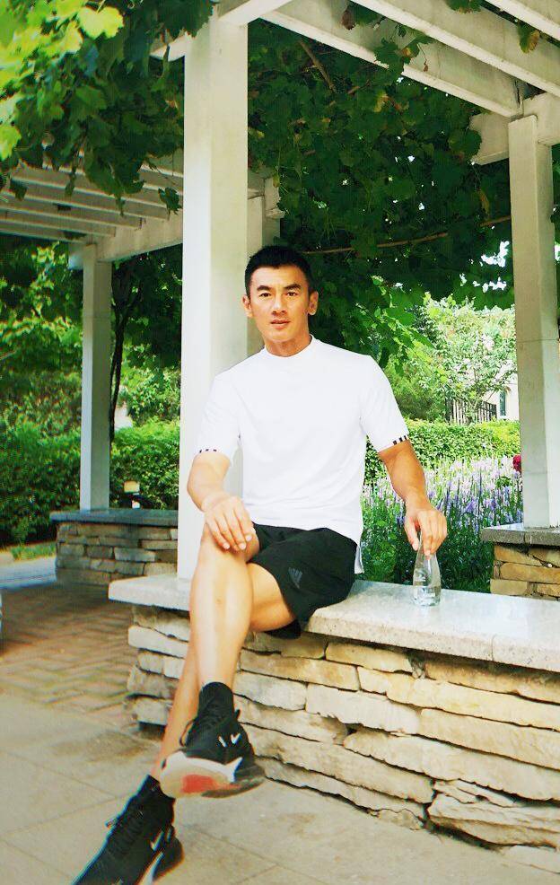 "硬汉"任天野:曾绝望身亡,今生有个心碎的遗憾_父亲_母亲_妹妹