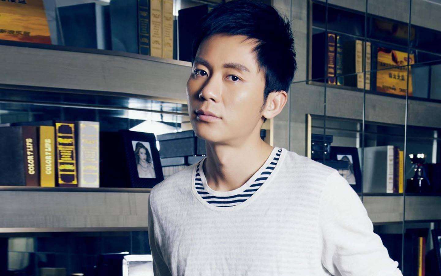 李晨因哭而上热搜:看似花心的李晨,实际上有太多的委屈_范冰冰_沙溢