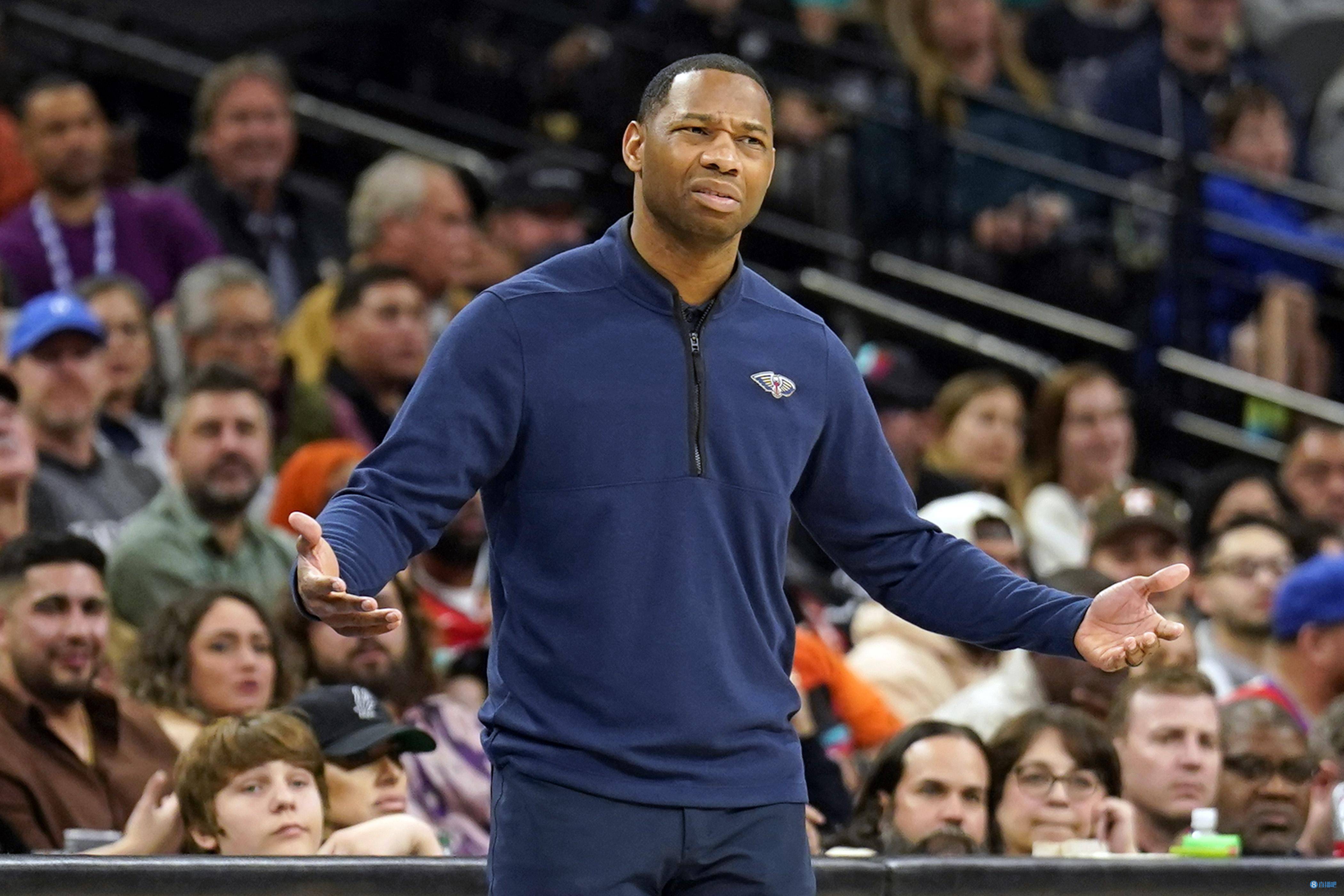 赛后,鹈鹕主教练威利-格林接受了记者采访.