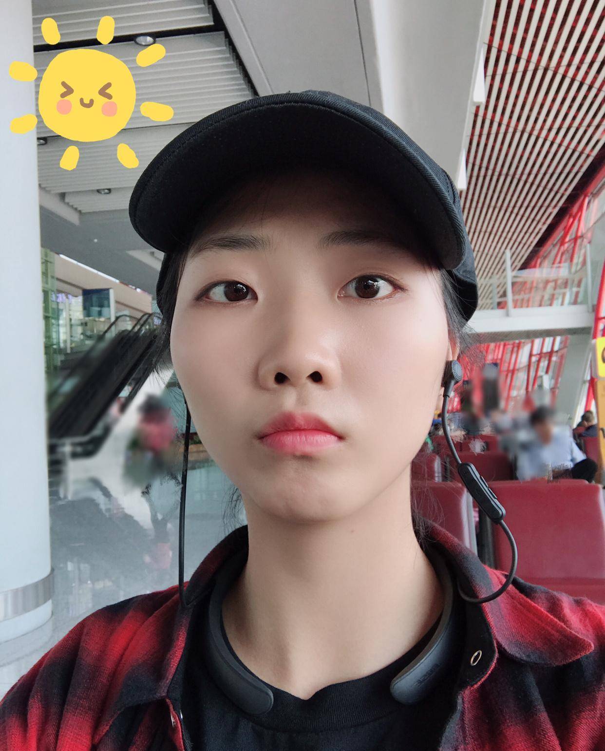 "小苹果"袁心玥:13岁离家,在母亲的泪光中崛起_女儿_周波_妈妈