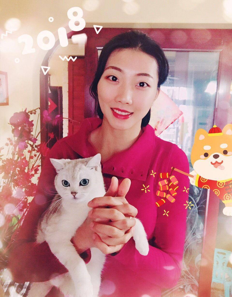 "小苹果"袁心玥:13岁离家,在母亲的泪光中崛起_女儿_周波_妈妈