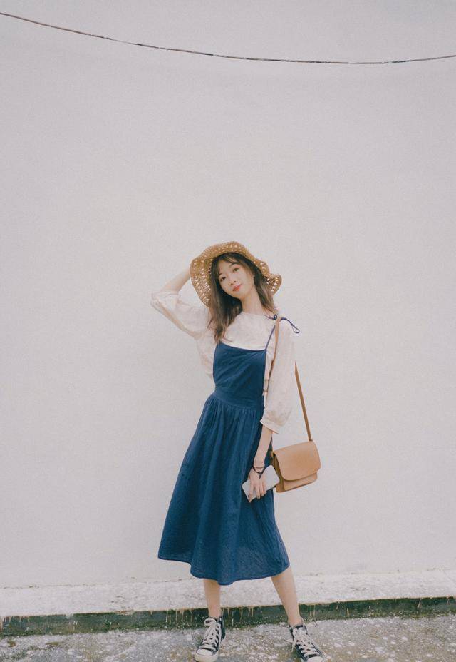 9个简约拍照姿势,告别僵硬动作,只留最美照片-懂百科