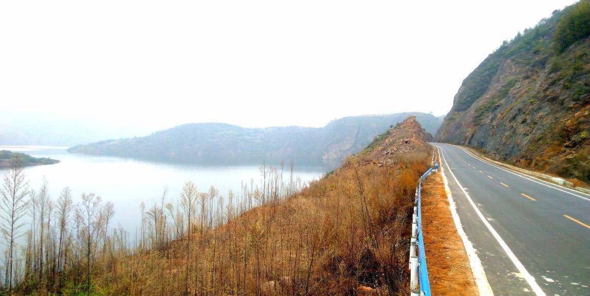 碧波万顷,山水一色,前坪水库蓄水数月芳姿初现_伏牛山_两岸_水利工程