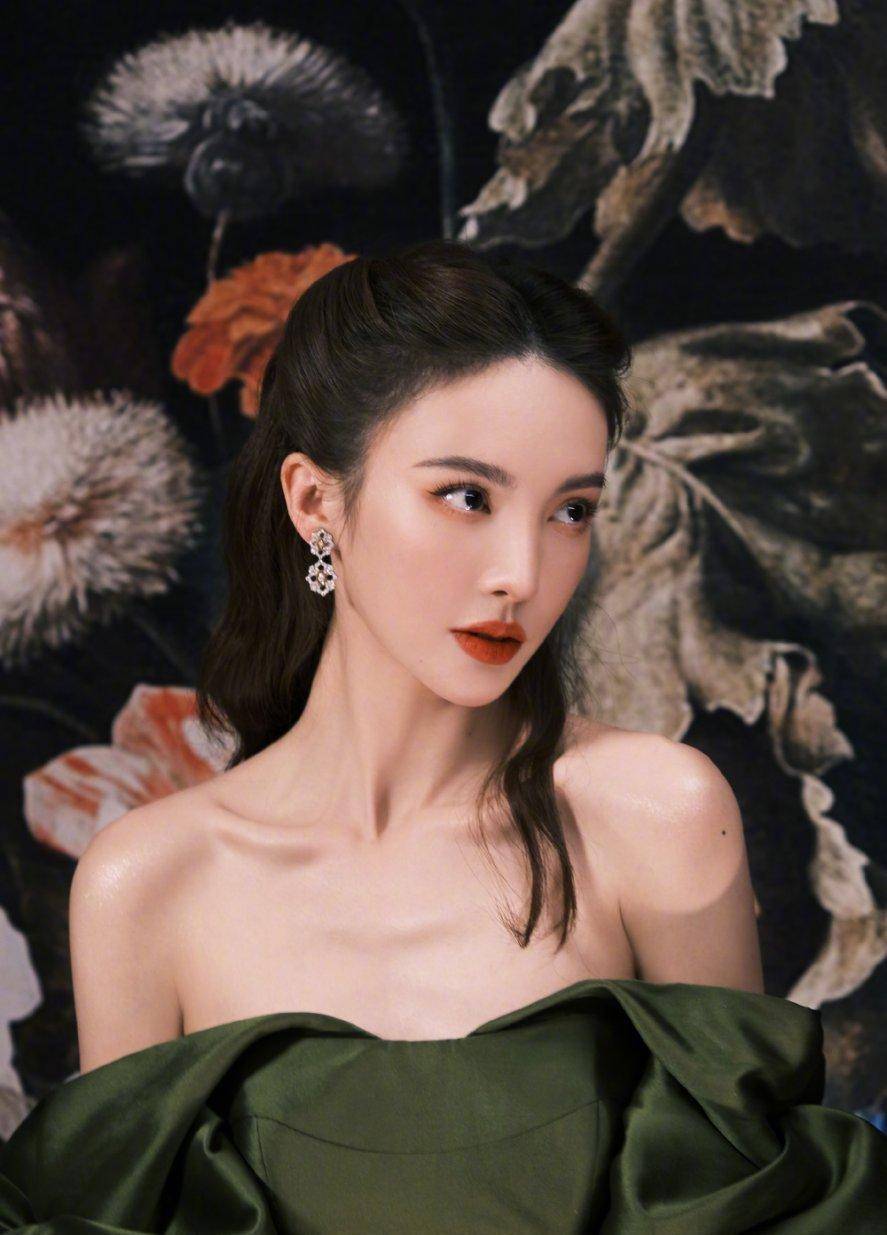 金晨鼻子"尖"出高度,再被质疑"整容",还是美颜惹的祸?_郑爽_网友_照片
