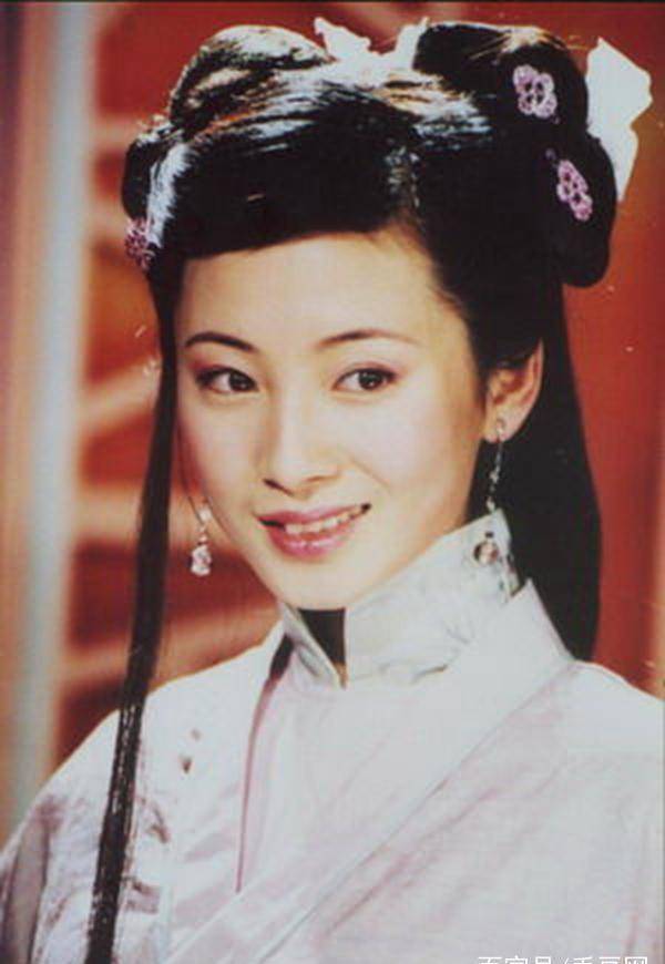 饒敏莉2005年,剛上大一的饒敏莉就在《貞觀長歌》中扮演女二號海棠