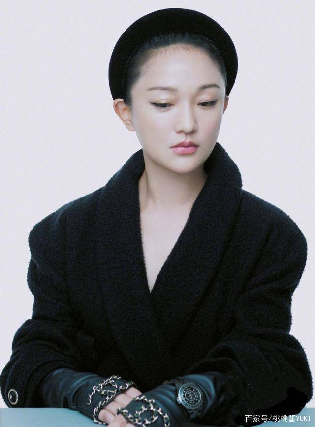 周迅解锁顶级杂志,全黑造型霸气十足,网友直呼美到认不出_发型_黑色