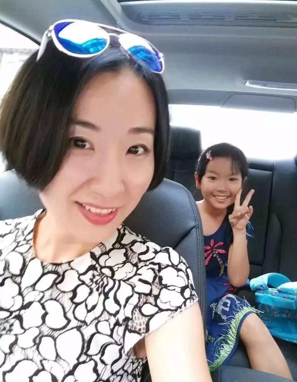 美女卢琛,从电视到凤凰卫视,家庭和事业都兼顾,还活得这么精彩_新闻