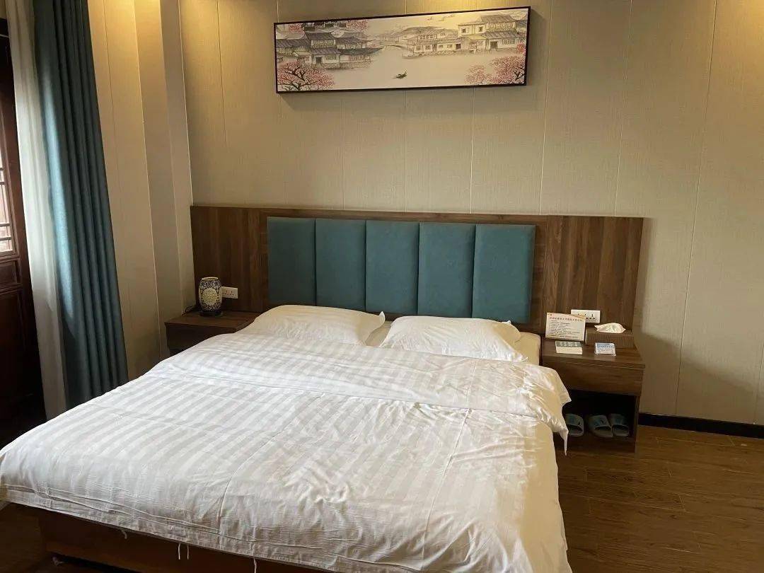 (上格花园酒店)2,地址:巴南区渝南大道305号(米亚酒店)1,地址:巴南区