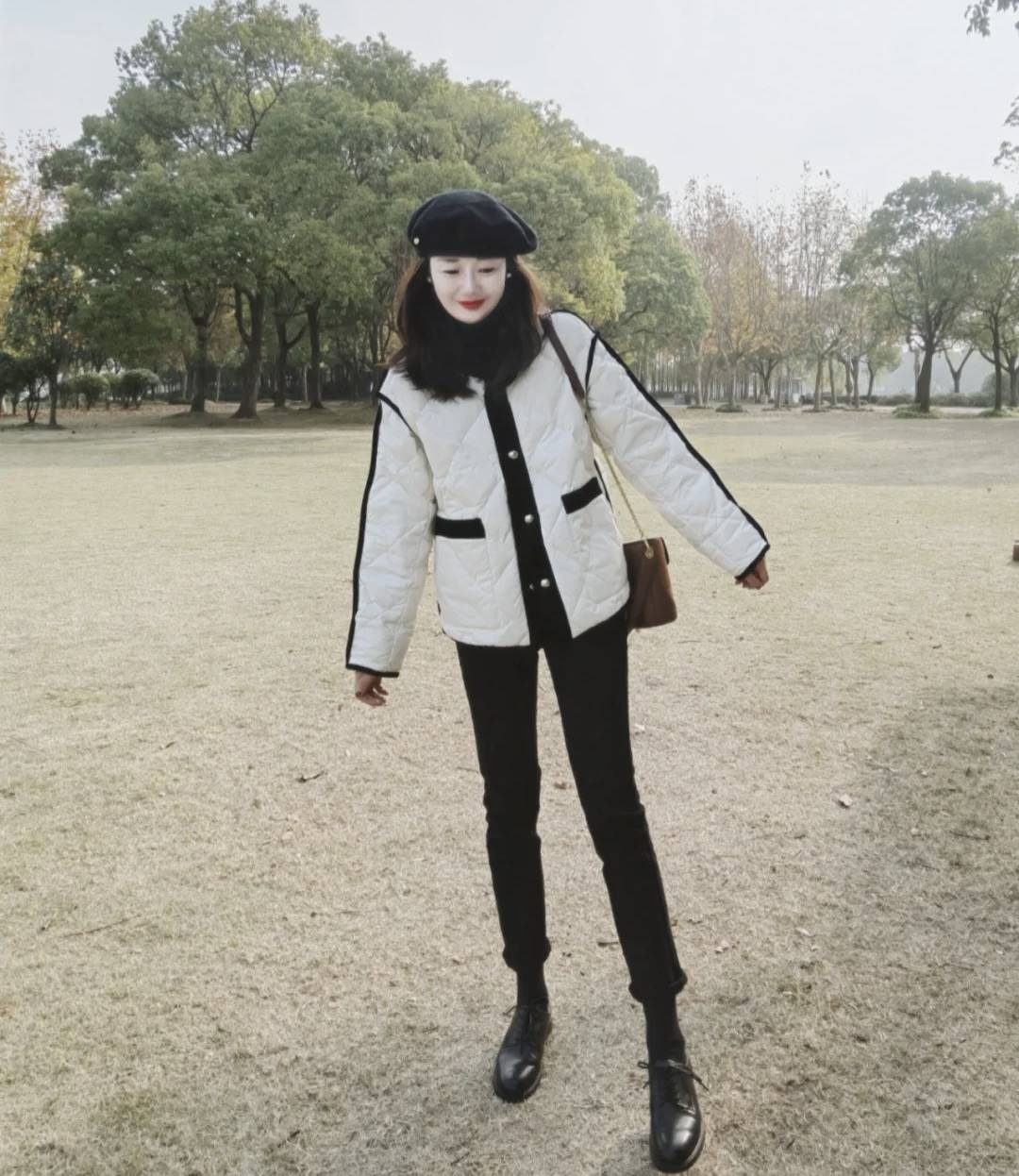 高领打底/黑色针织长裙小香风羽绒服搭配奶敷敷的打底真是好看又保暖
