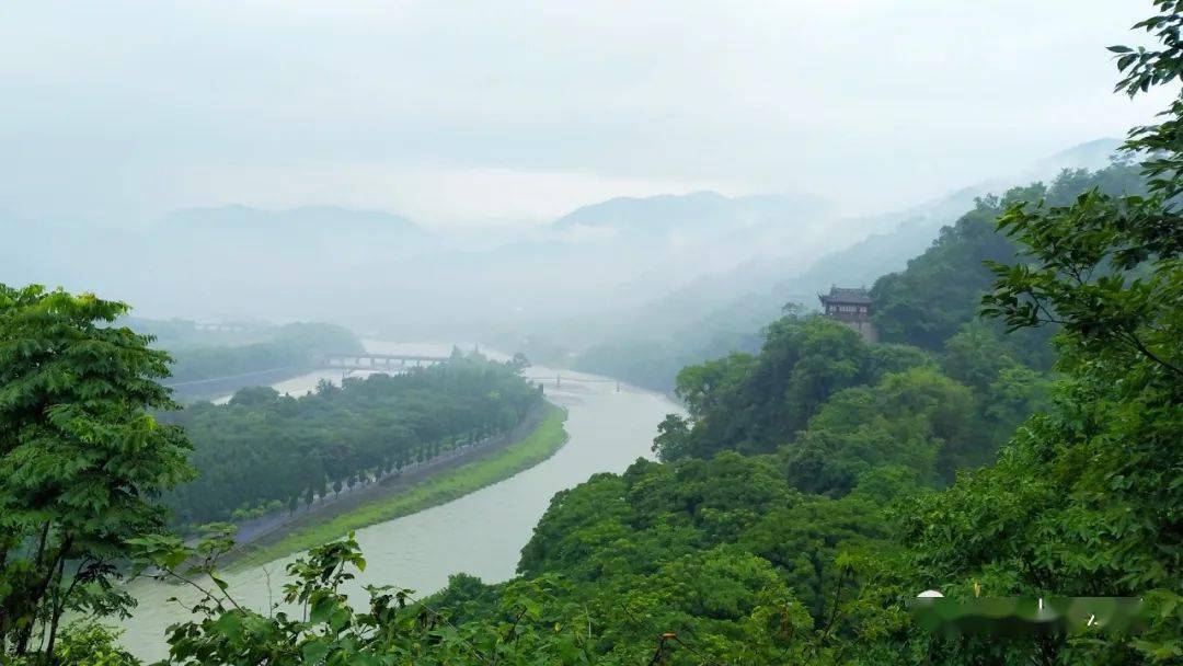 爬山賞景尋野趣～都江堰這幾座山,每座都有不同的風景.