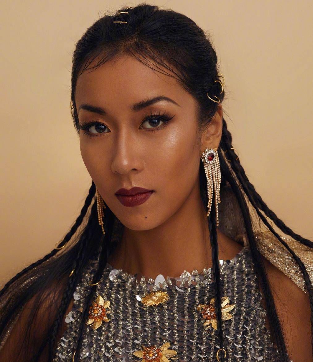 吉克隽逸素颜照曝光,"黑珍珠"原来不黑,五官精致肤色引热议_肌肤_成为