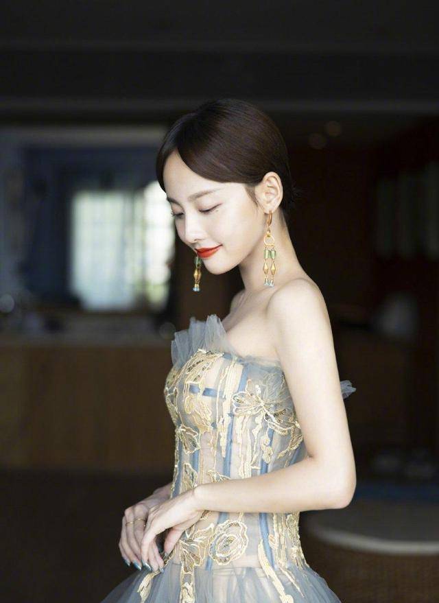 张嘉倪太美了!
