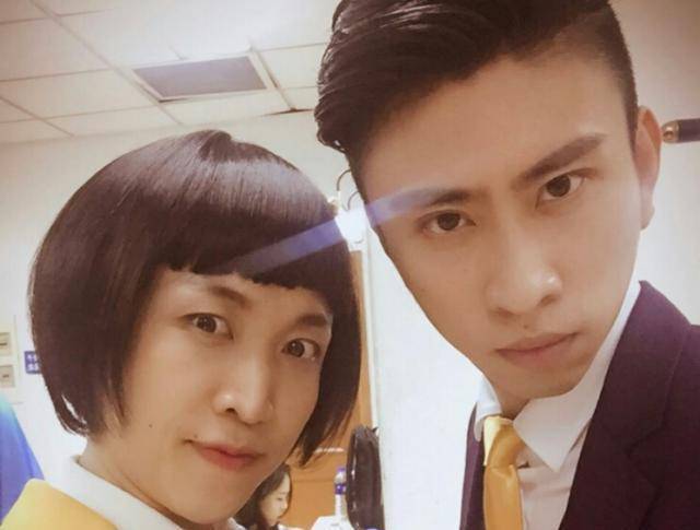 看完他的表演只想说两个字:粉他!_青岛_角色_黄晓明