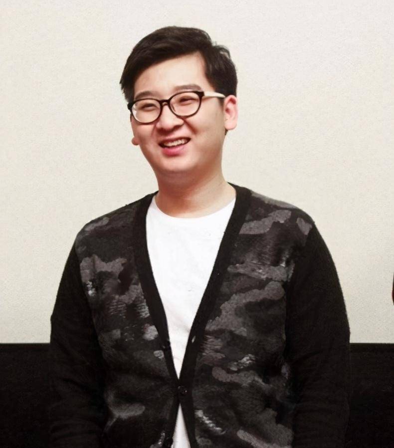 他是郭冬临"儿子",曾登台舞台一夜爆红,30岁发福秃顶认不出_叮当_时候