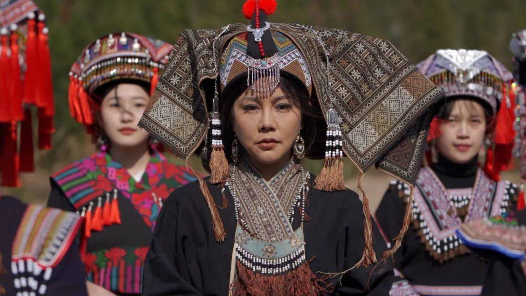 火遍全网的"瑶族大祭司",她来自桂林_席瑶服_视频_民族