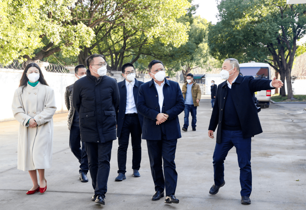 裘建勇在走访调研企业时强调:精准服务有效纾困 让企