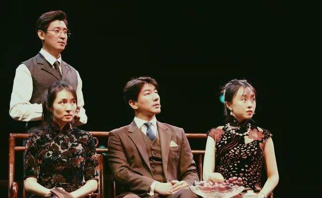 靠近"无解"之路随着2021年央华版《如梦之梦》巡演的进行,张亮最终