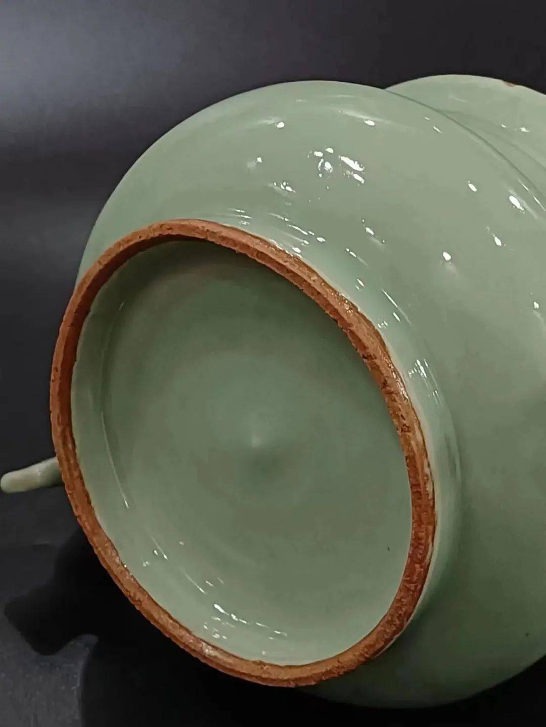 这种经典的瓷炉:已成为闲钱追捧的对象_龙泉窑_香炉_cm