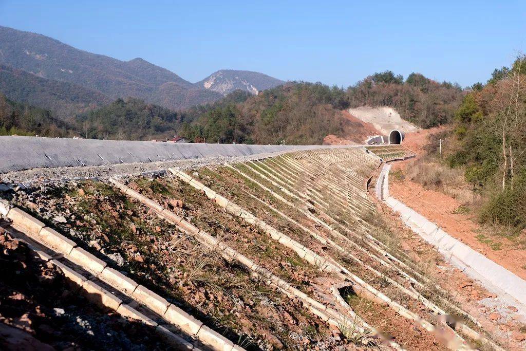 【中交一公局】当远铁路建设纪实(2022年12月)_进行_隧道_护坡