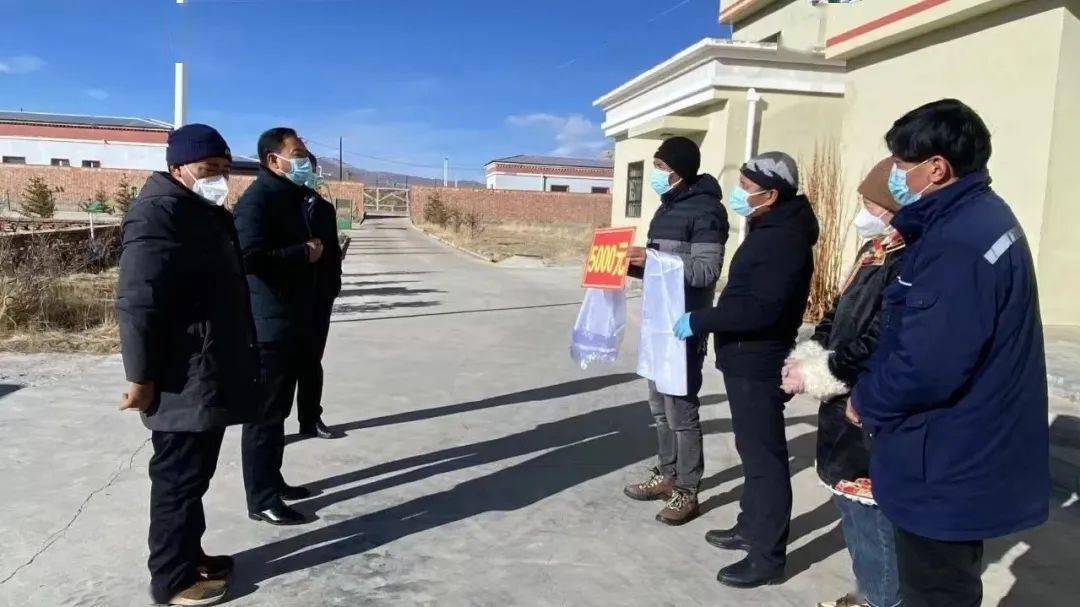 优化信贷结构,加大对中小企业和牧民群众信贷支持力度,为治多县高质量