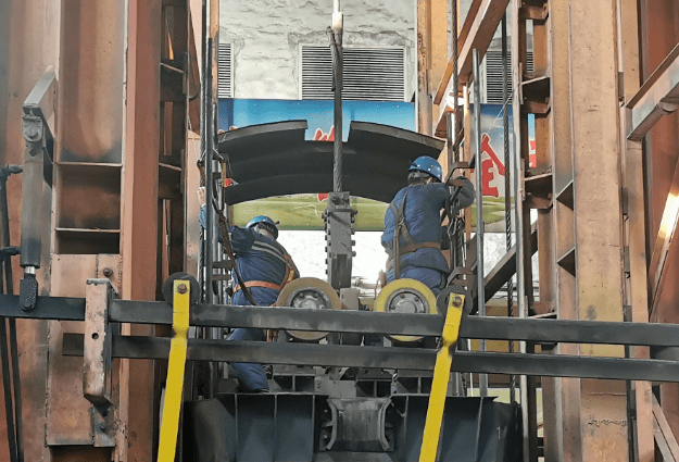 北井机运队圆满完成副井罐笼不脱钩试验