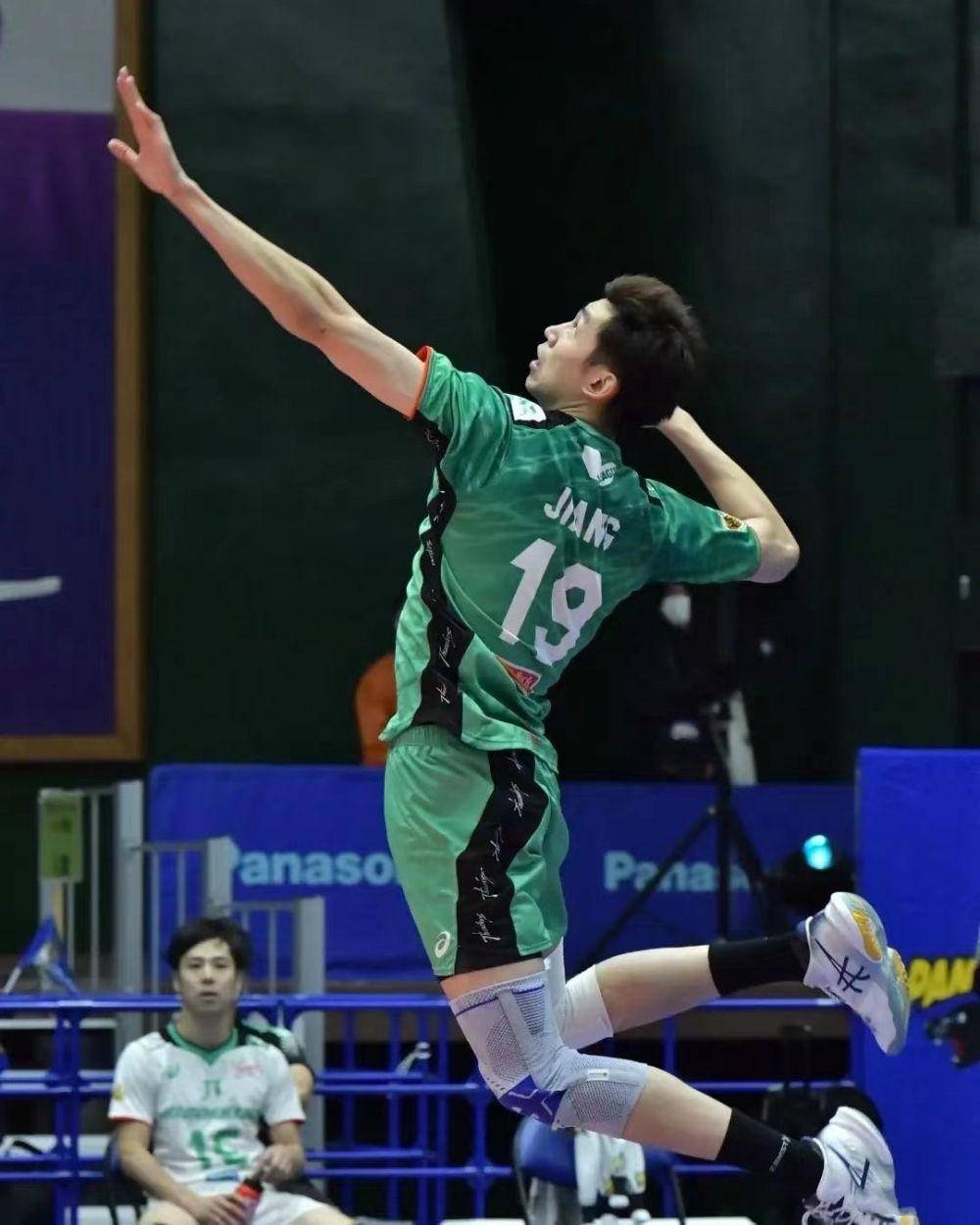 江川的新年期待:获得巴黎奥运会参赛资格_日本_联赛_中国男排