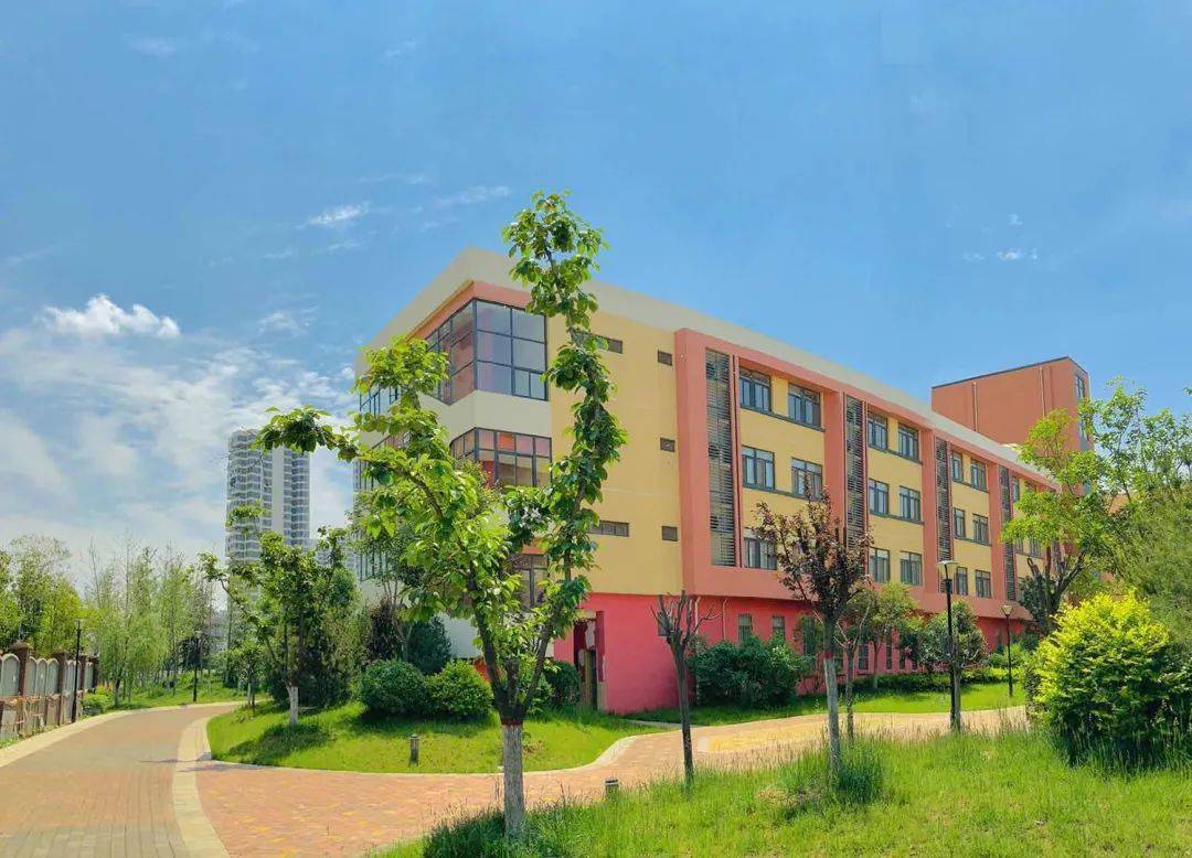 公办| 西安市浐灞第二小学教师招聘简章_教育_教学楼_示范