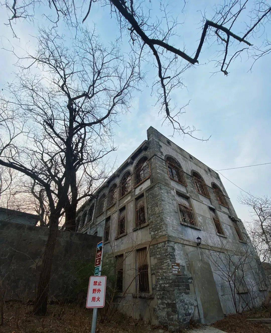 荒芜的教堂,医院遗迹百望山圣母院地址:来的时候可以导航王平村公交站