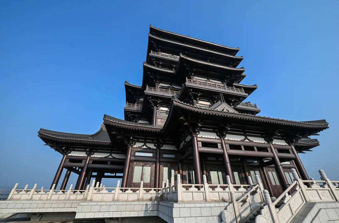 东安阁酒店区域内保利云上,华润未来之城两个超300亩的大盘,快速的