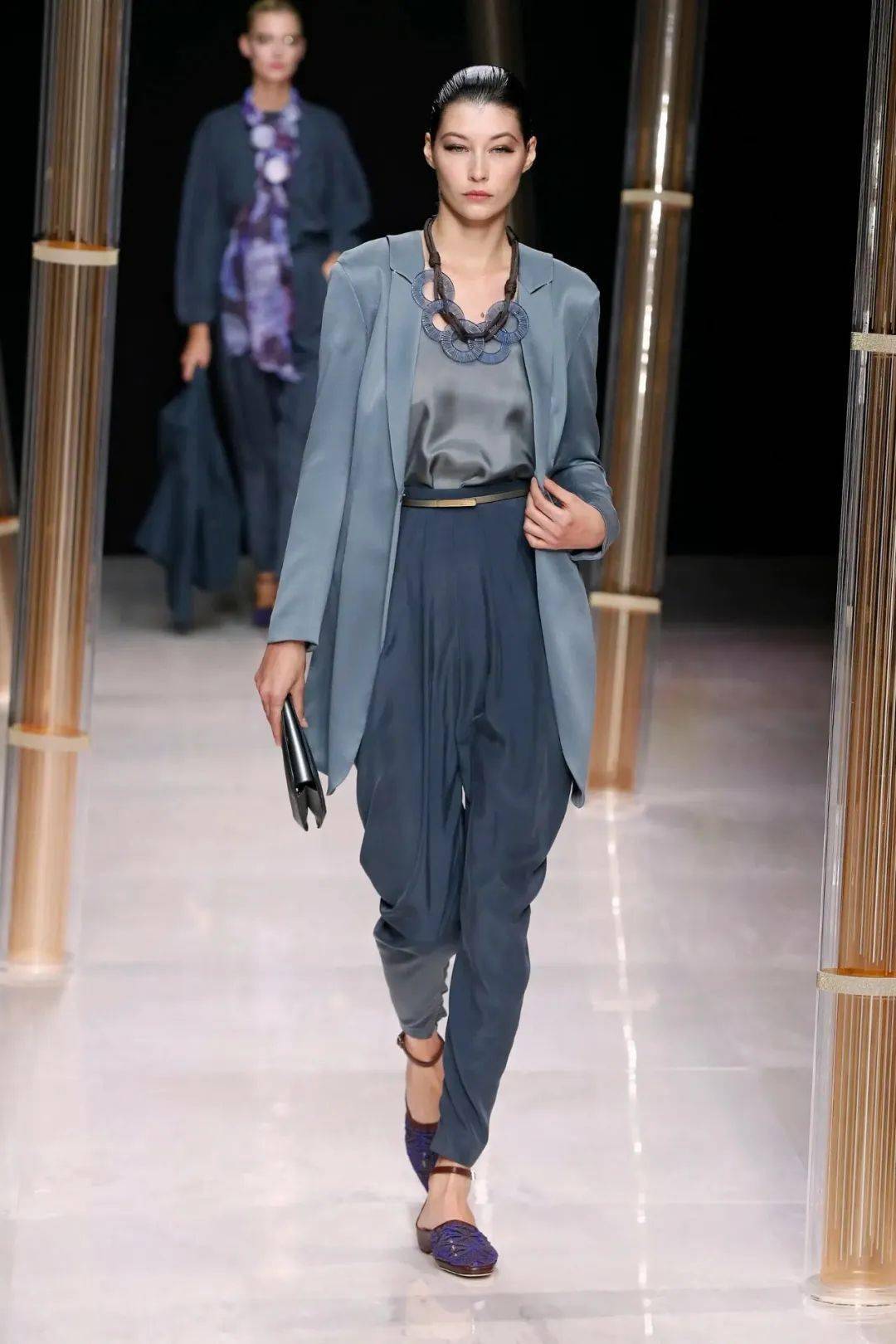 giorgio armani(阿玛尼)2023 春夏系列时装发布秀_高定_金色_亮片