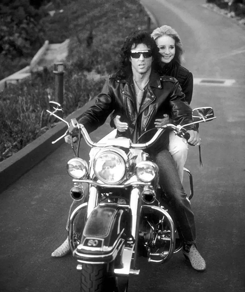 拷问尼克松,和史泰龙骑摩托,没有她就没有新闻台的其他女性_沃尔特斯