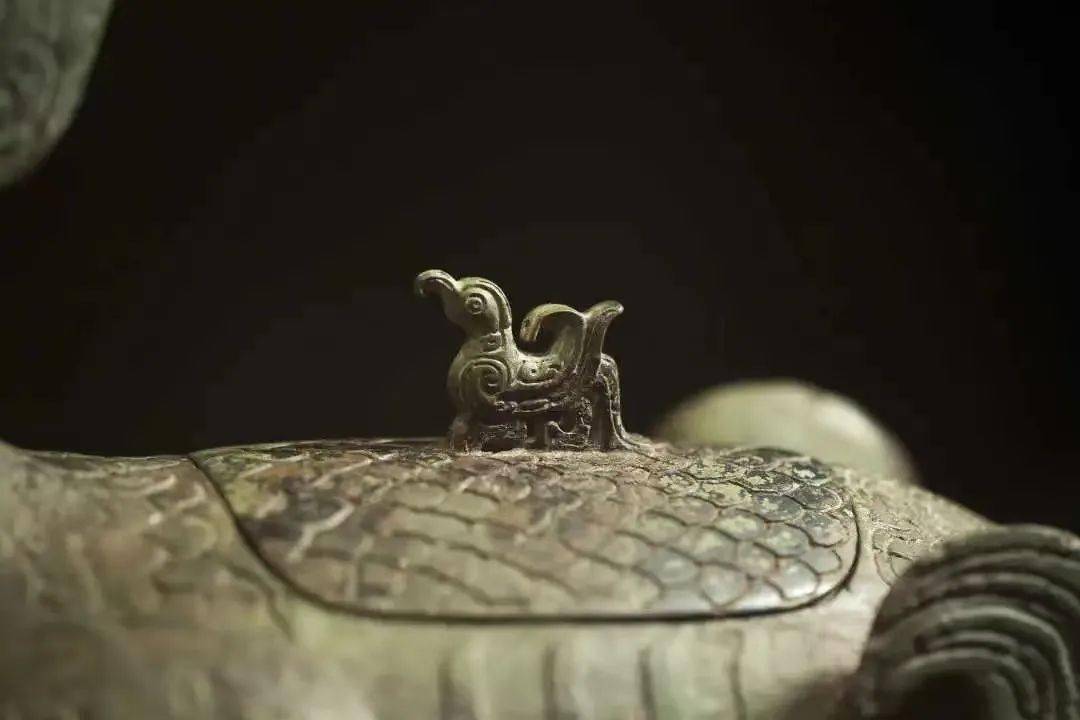 上世纪九十年代,山西特大犯罪团伙"侯百万""郭千万"盗墓特别猖狂,明目