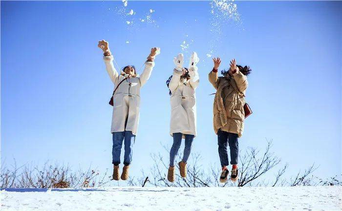 网眼看巴中 | 四川光雾山:白雪引客冰为媒 "冷资源"变为"热经济"_冰雪