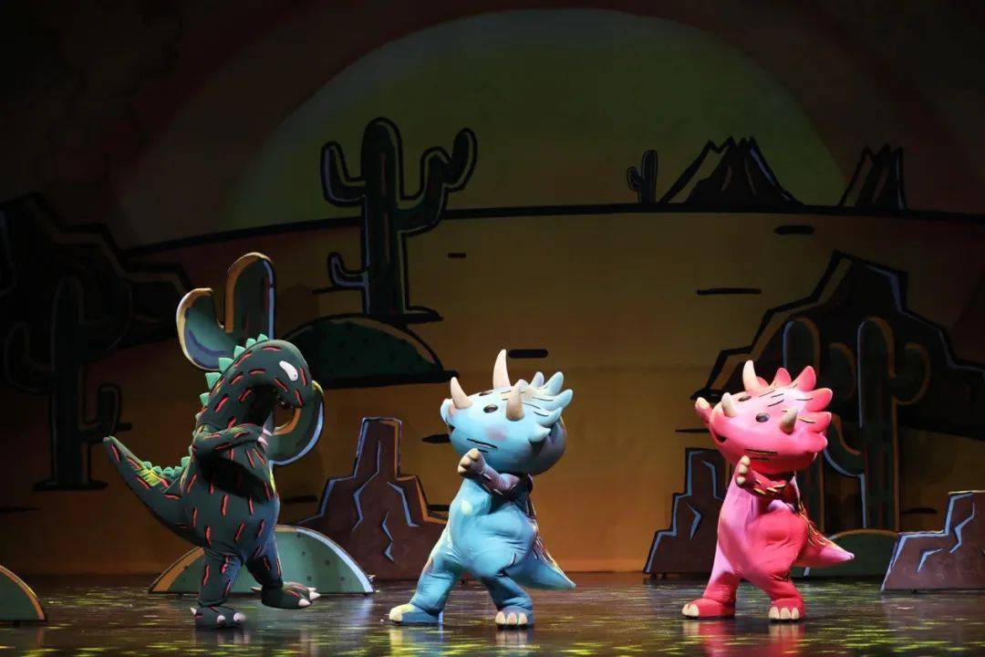 宫西达也绘本67《我是霸王龙》实景舞台剧_恐龙_小翼龙_演出