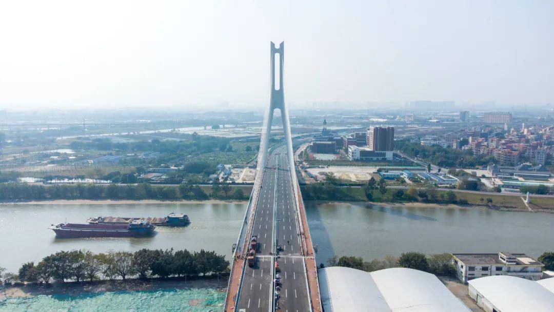 凤翔大桥背后能工巧匠的风雨兼程_路桥建设_施工方_节目