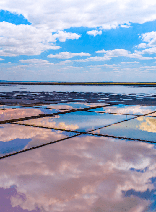 "中国死海"/ 山西七彩盐湖 /位于山西省南部的"中国死海"运城盐湖从
