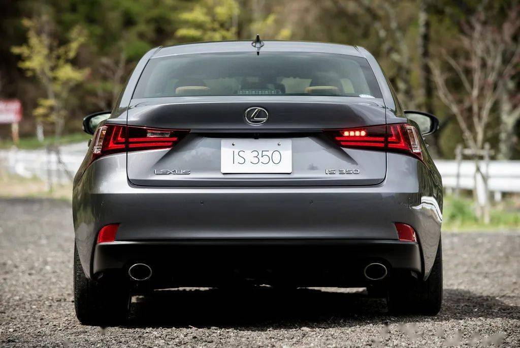 高不成低不就的雷系性能车,京商lexus is350 f sport模型试玩_搜狐