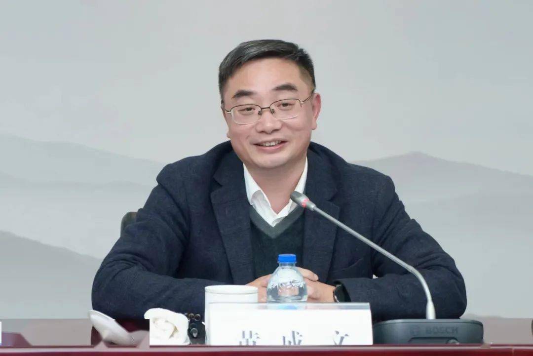 南京市纪委副书记,市监委副主任黄成文充分肯定了吴村桥村乡村振兴