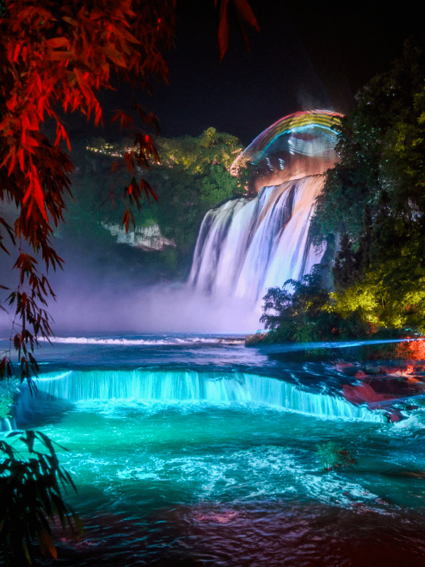 行走安顺 | 黄果树这份"白 黑"的"沉浸式旅游套餐",让2023治愈又暖心!