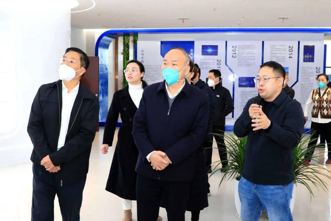 经开区召开重大项目调度会_建设_保障_杨博