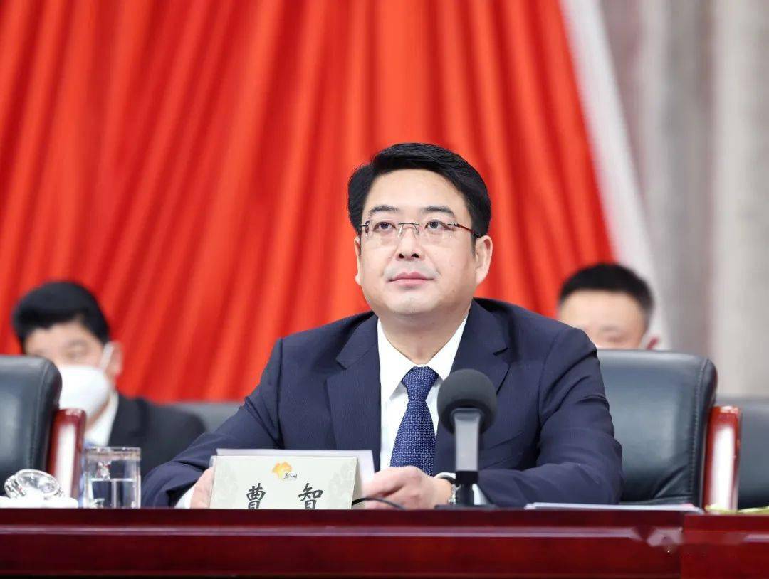 全市重大产业项目建设暨招商引资大会举行_企业_发展_服务