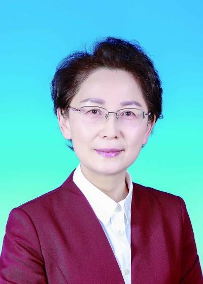 霍慧萍 女,汉族,1966年3月生,在职研究生,硕士,中共党员,当选为副市长