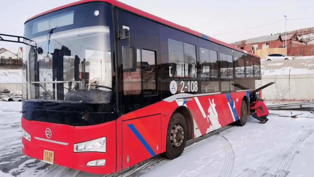 2023年新年刚过金旅公交车便通过陆运陆续发往蒙古国1月份交付100台2