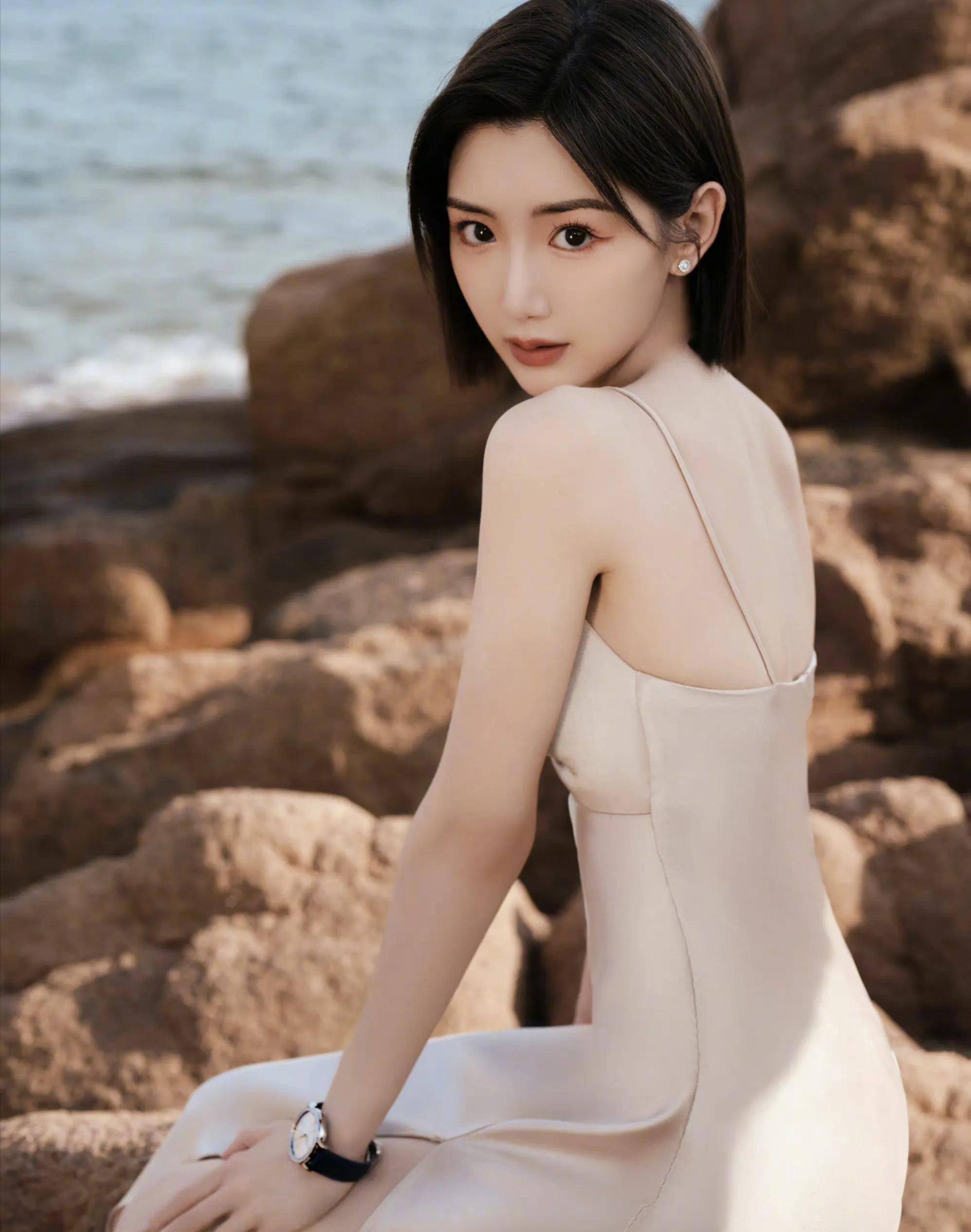 毛晓彤时尚写真合集:小巧玲珑,小家碧玉