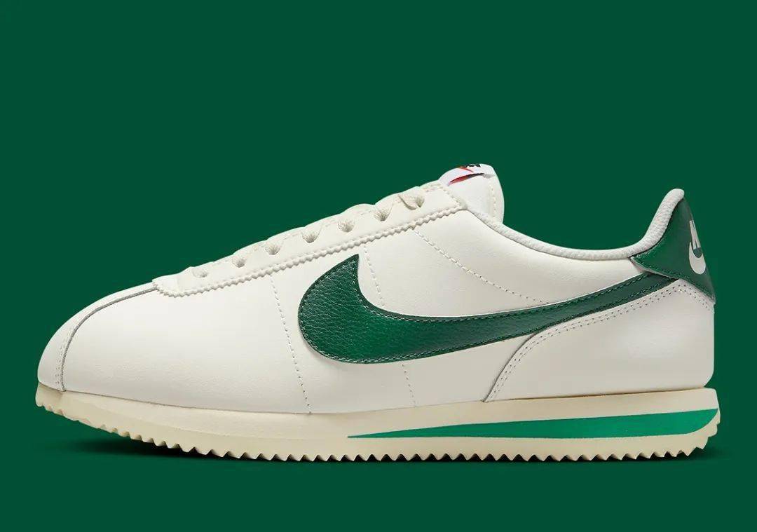 配色很关键！白绿配色的Nike Cortez 复古气息拉满！｜55GARDEN分享」_