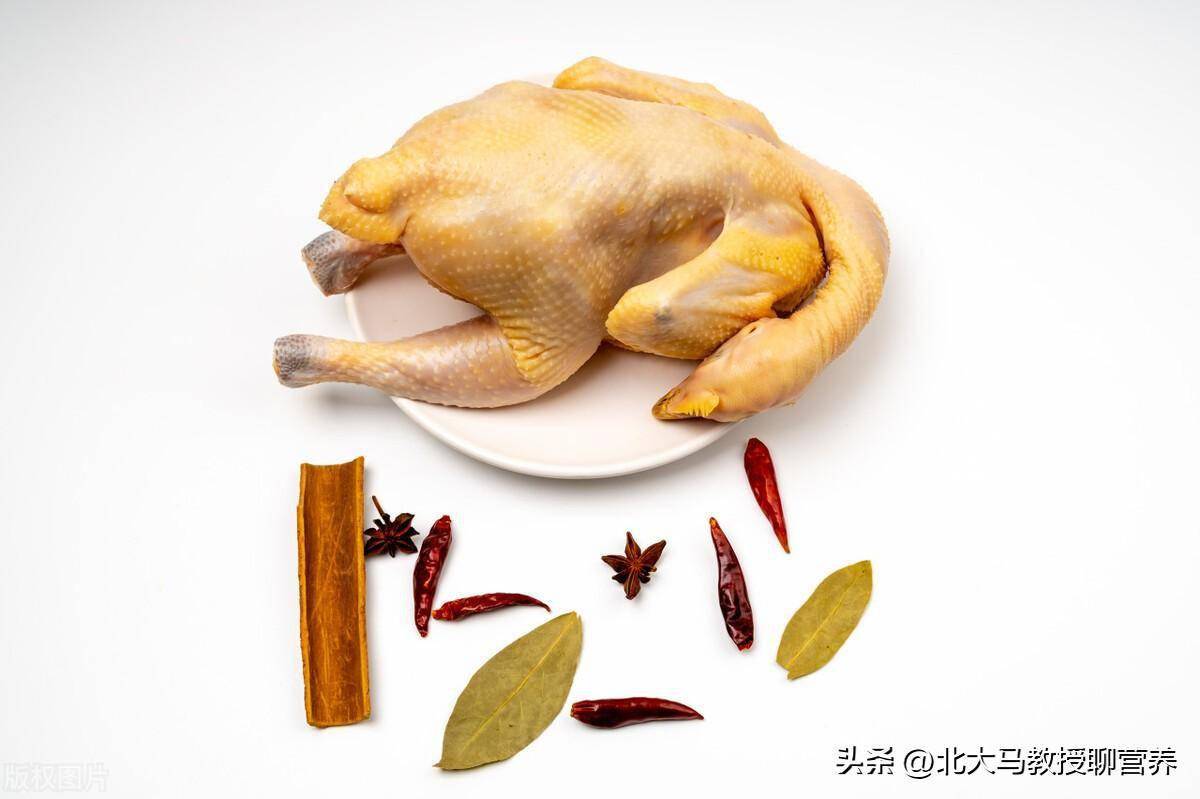 "二十七,宰公鸡" 大吉大利营养好,注意不要吃鸡皮_含量_禽类_脂肪